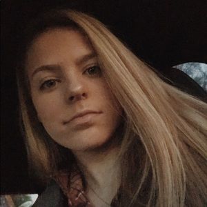 Meet your Posher, Carissa